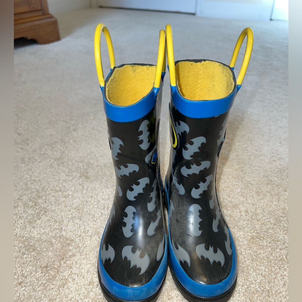 Rain/Snow Boots, “Batman”, Size 8 Good Condition - Picture 2 of 4